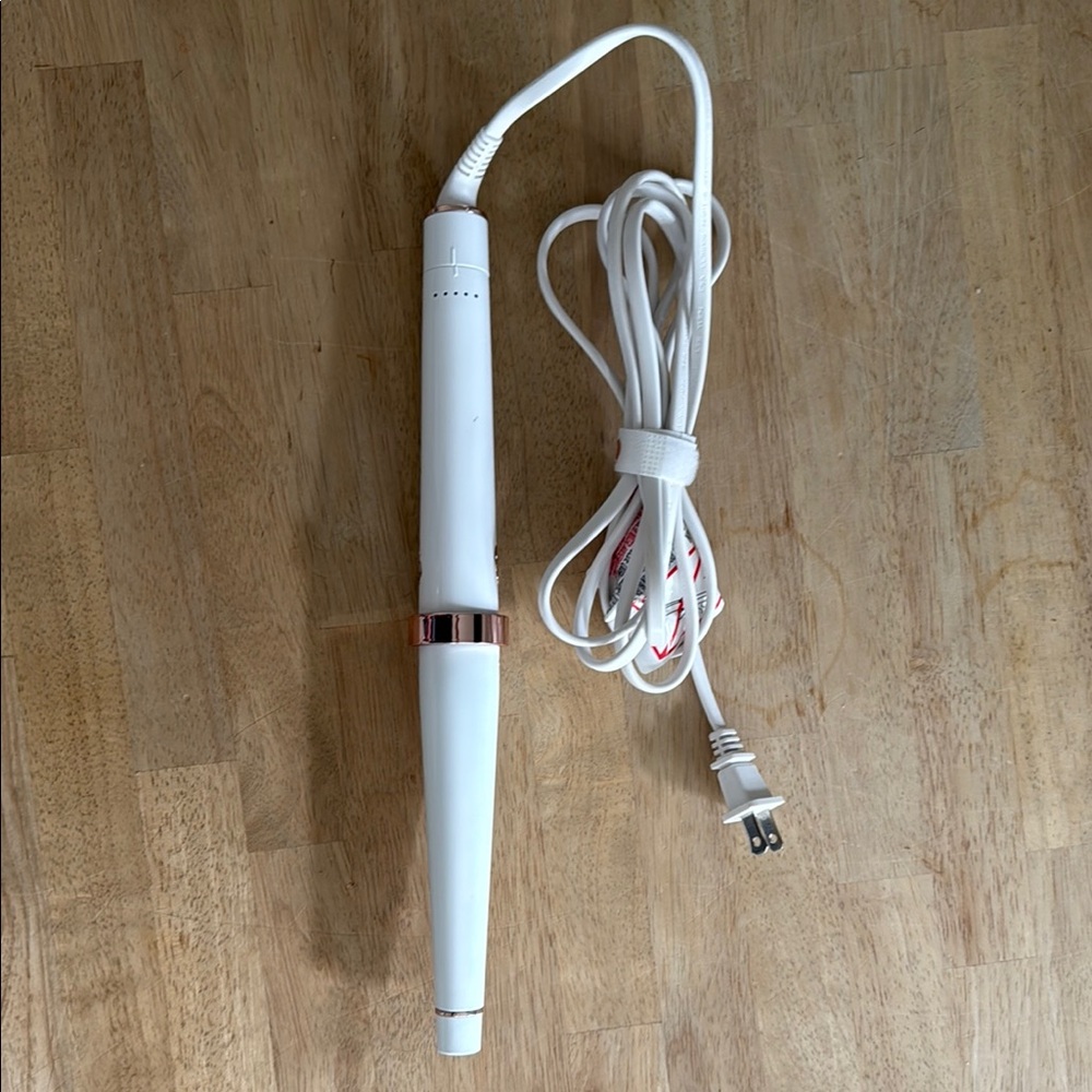 T3 White Curling Wand with Rose Gold Accents